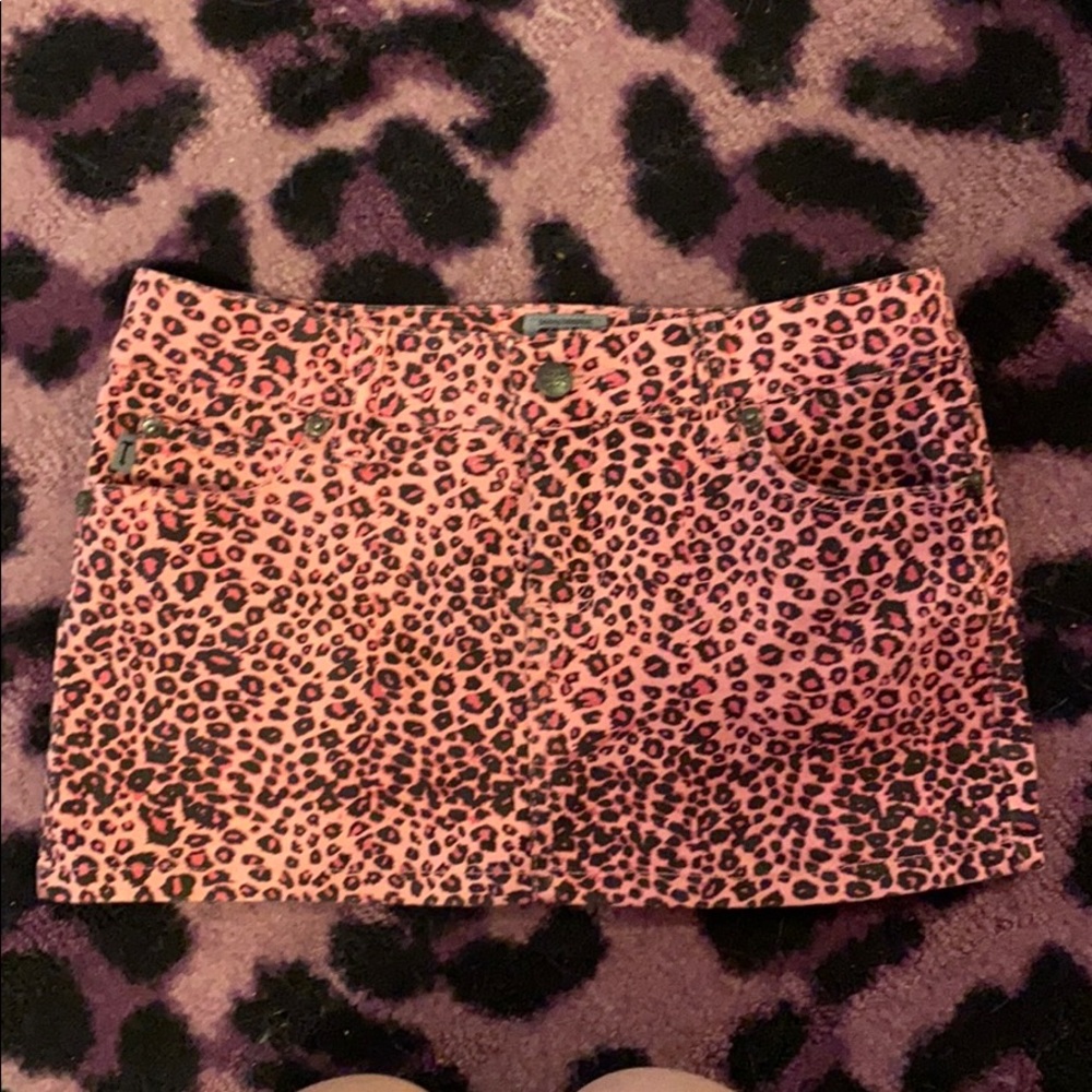 Pink leopard print mini skirt with real pockets